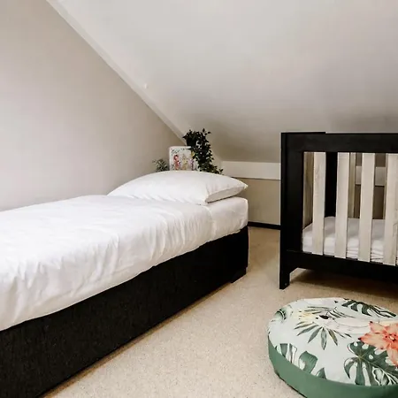 Дом отдыха Moderne Woning Met Grote Prive Tuin 5p - Vp112 Hoeven
