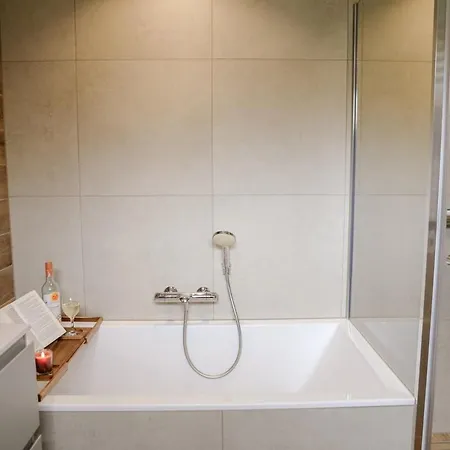 Moderne Woning Met Grote Prive Tuin 5p - Vp112 *