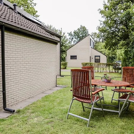 Moderne Woning Met Grote Prive Tuin 5p - Vp112 Hoeven