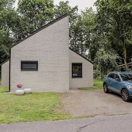 Moderne Woning Met Grote Prive Tuin 5p - Vp112 Hoeven